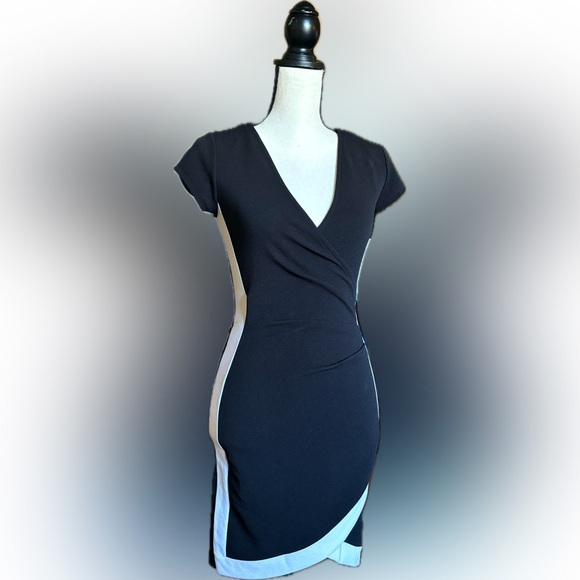 ALMOST FAMOUS SLIMMING MINI DRESS - Picture 1 of 8